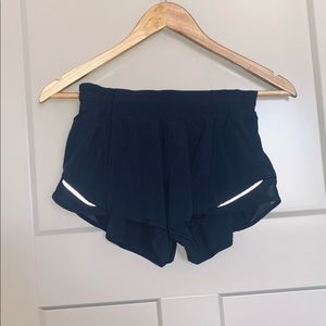 Lululemon Hotty hot shorts 2.5”